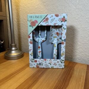 NIB 2022 Disney Parks Epcot Flower & Garden Festival Floral Fork & Trowel Spring